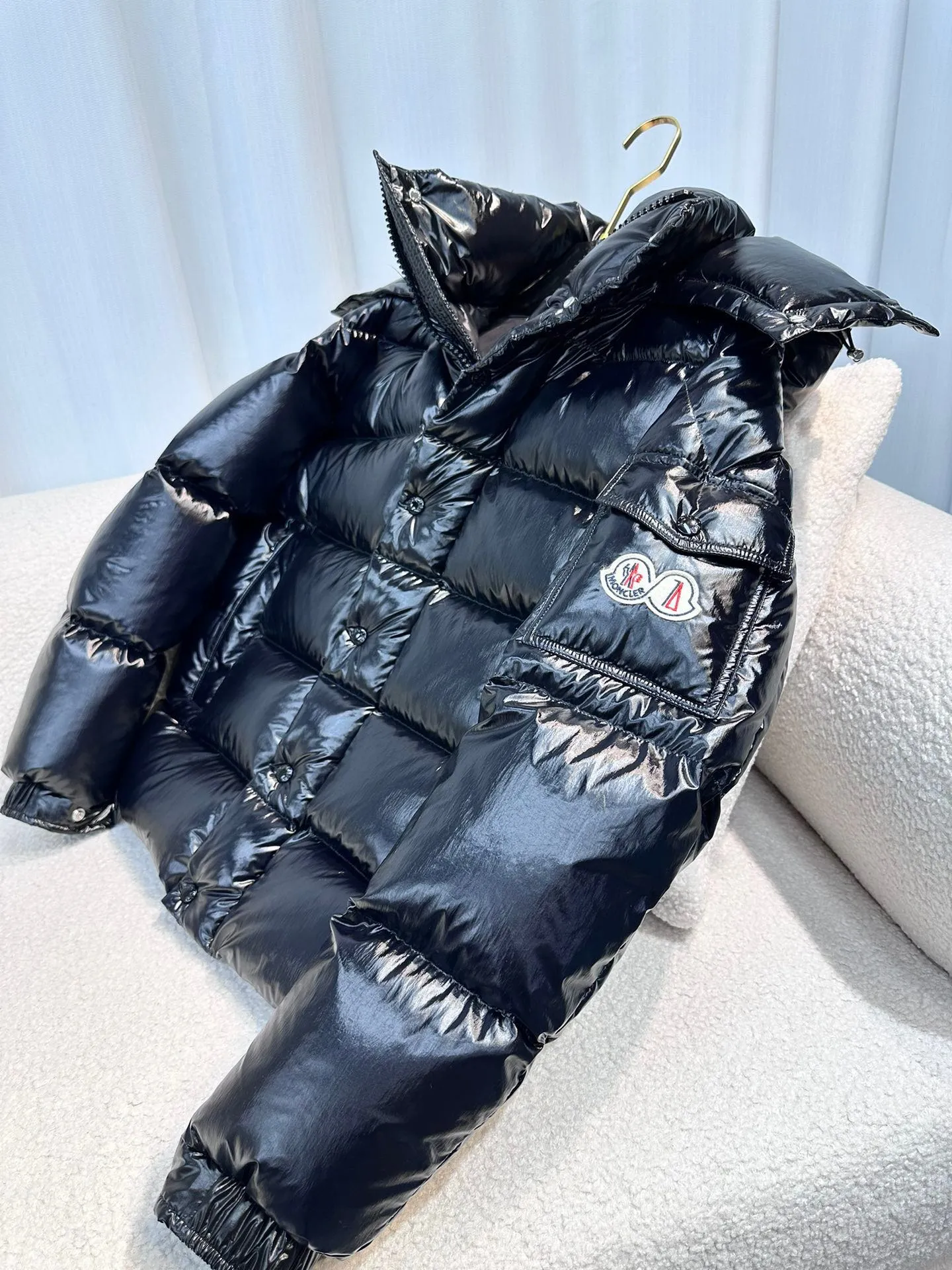 P390 Moncler/ 2026 70 、 。 DNA ， ， 。 Classic ， 、 。 Classic 70 。 Quality， 90 ，Premium Quality ， ，Black ！ Sizes M-3XL
